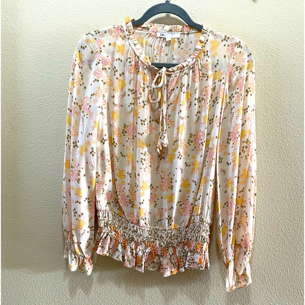 Adorable spring flounce $9 and under bundle 5 items and I’ll send you all/ $25!*